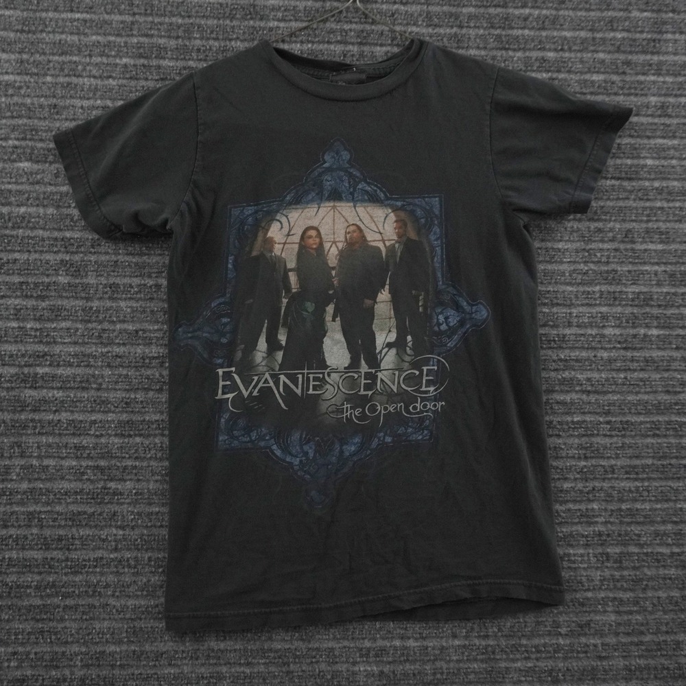Vintage 00s Giant Evanescence The Open Door Band T-Shirt Small Black Graphic Tee